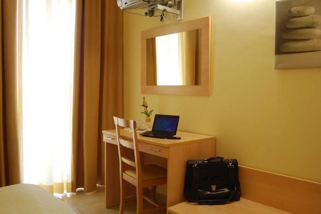 Hotel Caggiari Senigallia Exterior foto